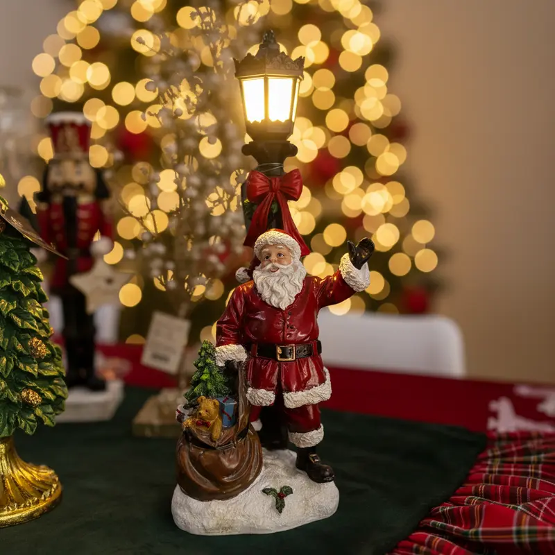 Babbo Natale con Lanterna LED in Resina – Finitura Lucida