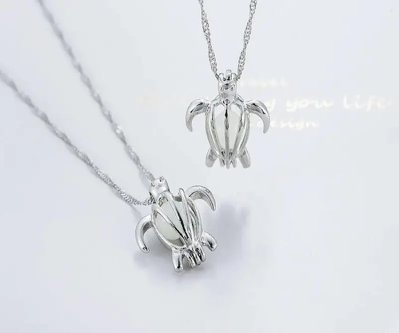 Beauty Hot Sale Can Open Hollow Little Turtle Luminous Necklace Luminous Clavicle Chain Accessories Women