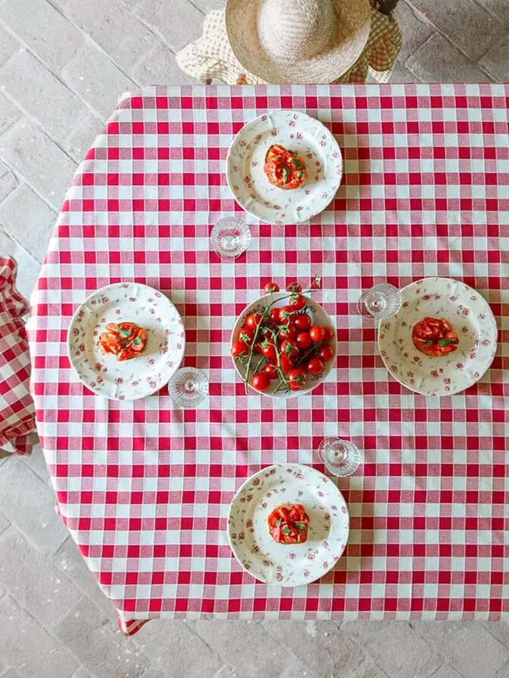 Blanc Mariclo tovaglia serie Osteria Chic variante vichy rosso cm.140x270