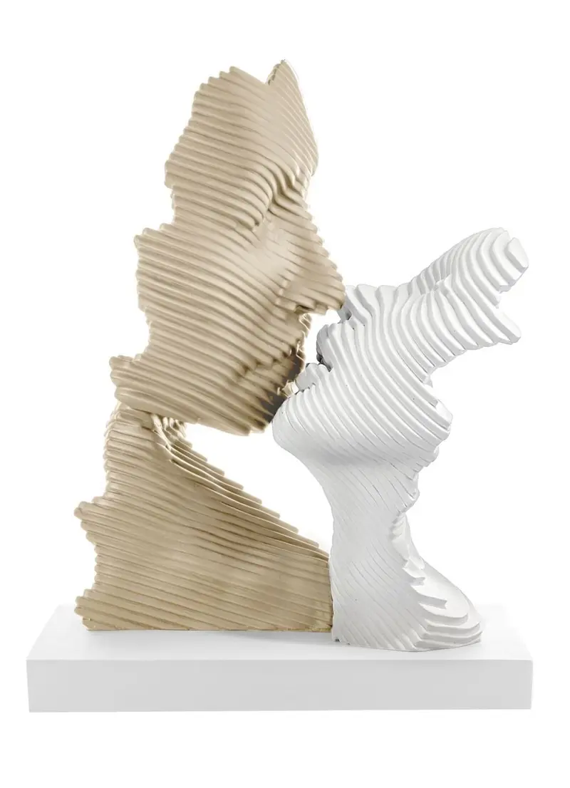 Bongelli Preziosi Statuina Coppia bacio stilizzata nocciola/bianco 15xH16 cm