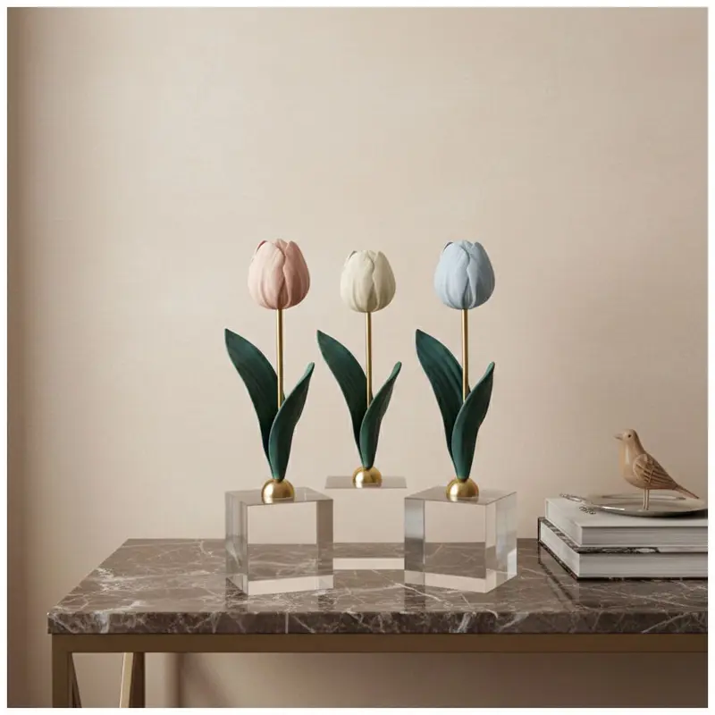 Chiaraela Pianta Tulipano Decorativa su cubo "Giardino" 5x5xH18 cm 12 varianti(1 unità)