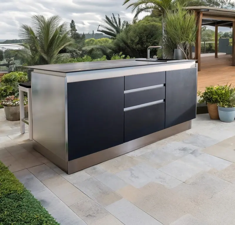 Cucina da esterno Lisa Cucine Elba Plus – isola inox 184×100 cm con top snack HPL nero