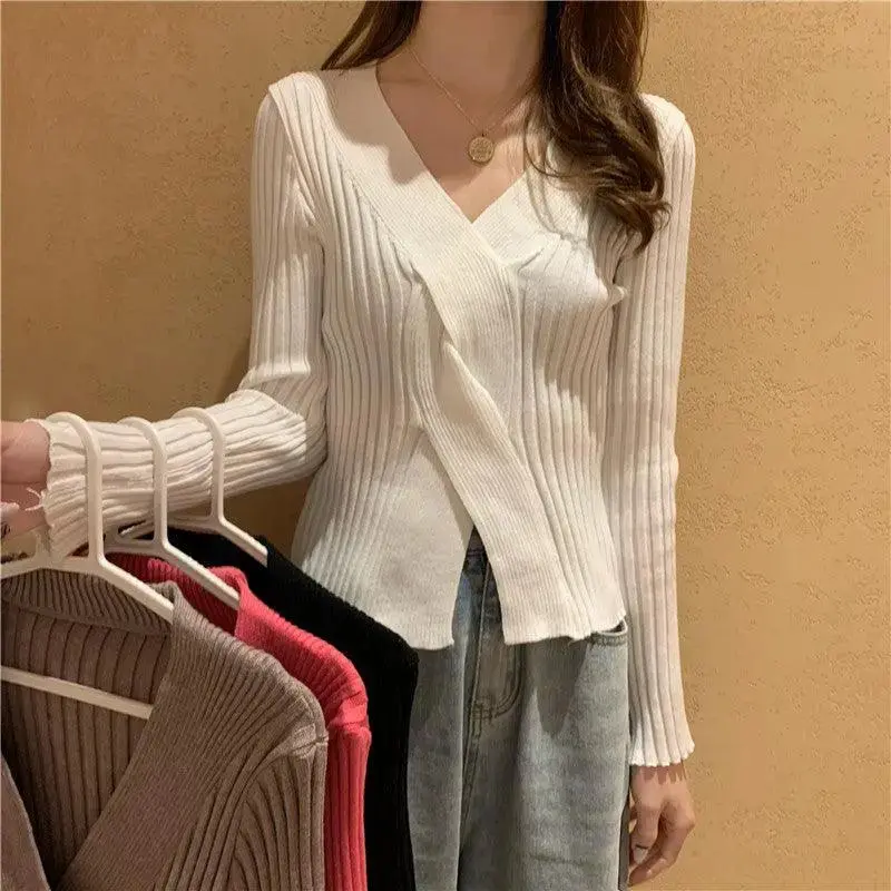 Design cross knit sweater