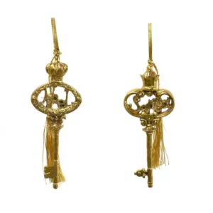Enzo De Gasperi, decorazione chiave oro S da appendere, resina, h10 x d4 cm