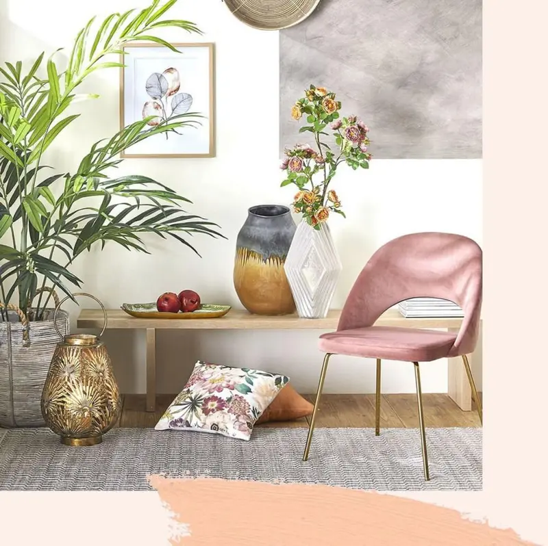 Enzo De Gasperi, sedia velluto rosa e gambe ottone con schienale aperto, h83x62x54