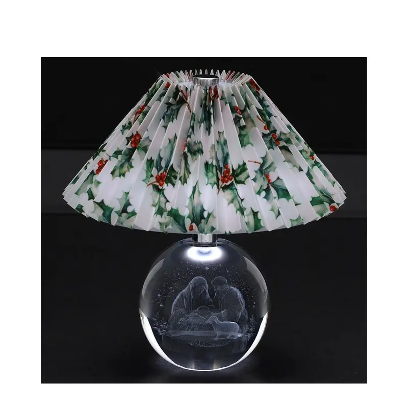 Hervit Lampada natalizia Sfera Crystal con natività in 3D e cappello agrifoglio 16x16 cm