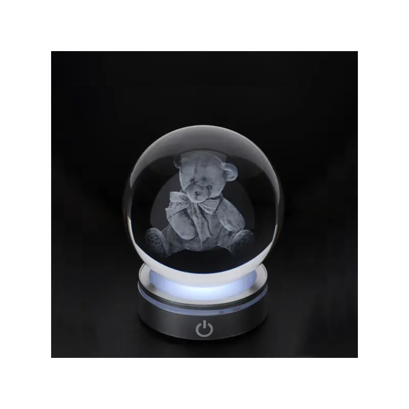 Hervit Sfera in cristallo Crystal Planet Orsetto disegno 3D D8 cm