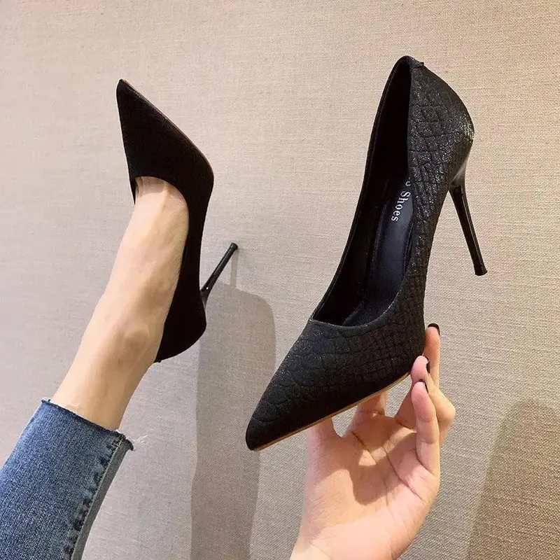 Lady pointed Pumps high heels