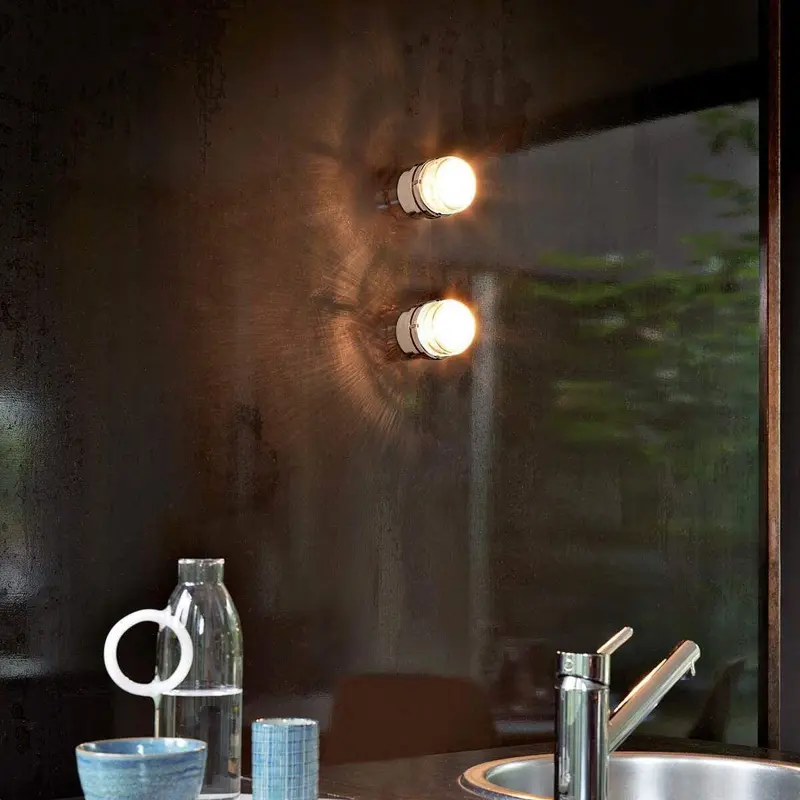 Oluce, Lampada a parete, modello Fresnel, LED, cromo