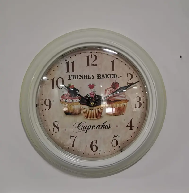 Orologio da Parete in Metallo Shabby Chic – Cupcake Ø 30 cm