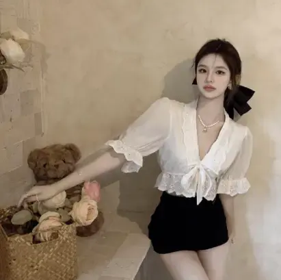 Women's French V Neck Ruffle Short Sleeve Shirt